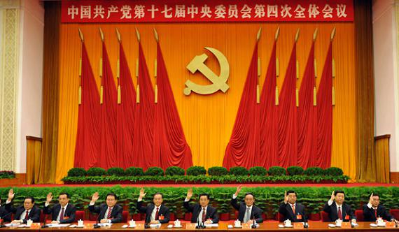 這是胡錦濤、吳邦國、溫家寶、賈慶林、李長春、習(xí)近平、李克強(qiáng)、賀國強(qiáng)、周永康在主席臺上。新華社記者黃敬文攝